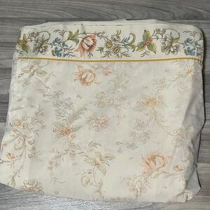 Floral Patterned 1970’s sheet